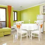 Flora Deluxe شقة