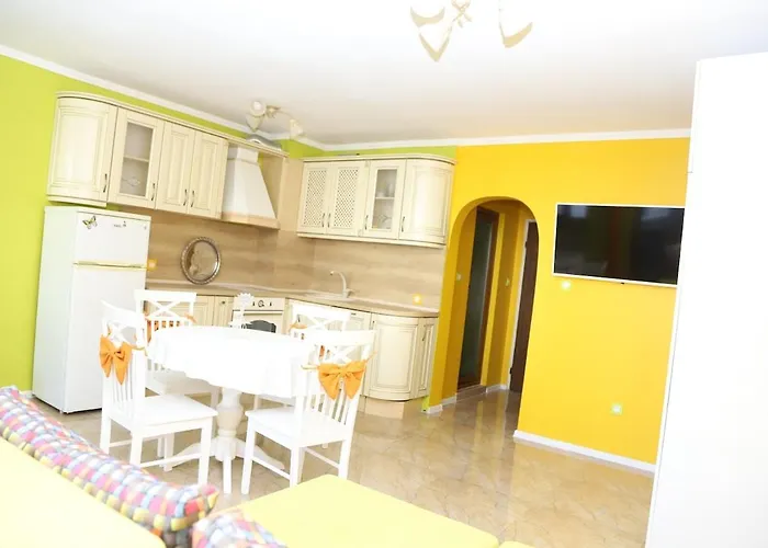 Flora Deluxe Daire Burgaz