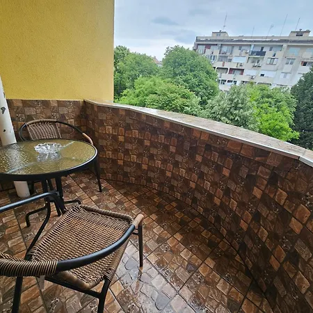 Apartment Flora Deluxe Burgas