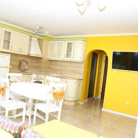 Flora Deluxe Apartment Burgas