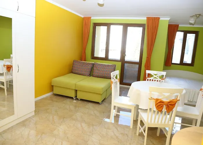 Flora Deluxe * بورغاس