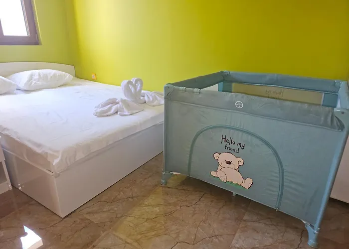 Flora Deluxe بورغاس